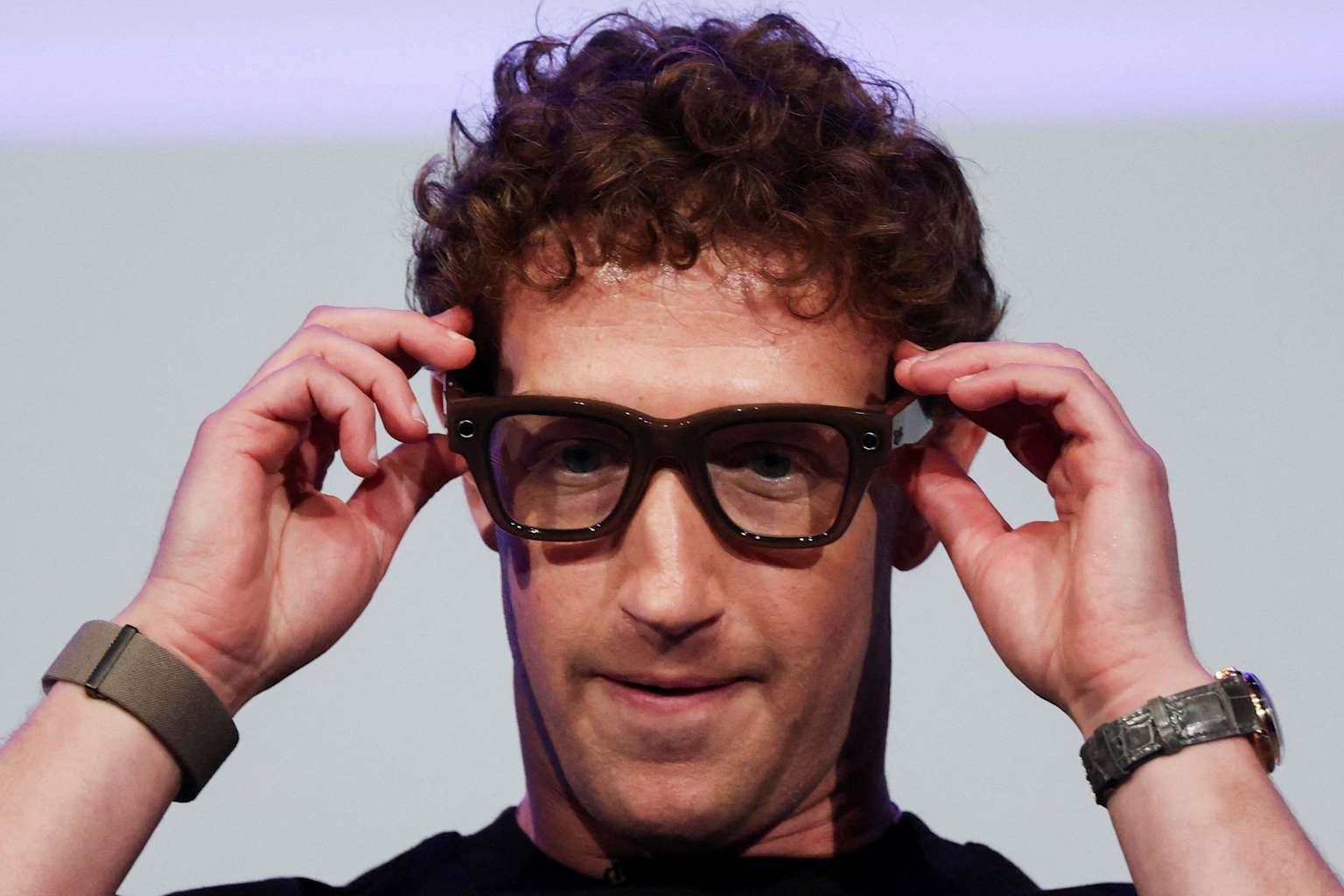 75 grupos exigen a Meta frenar Name Tag en sus lentes