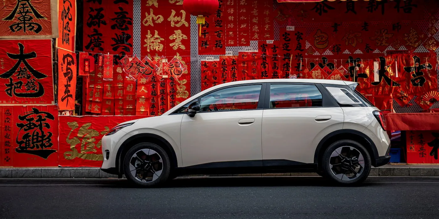 Más baratas y mejores en frío: así son las baterías de sodio que empezarán a llegar a los autos eléctricos este año