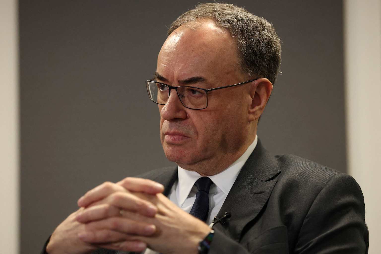 Alarma global: IA de Anthropic amenaza sistema financiero