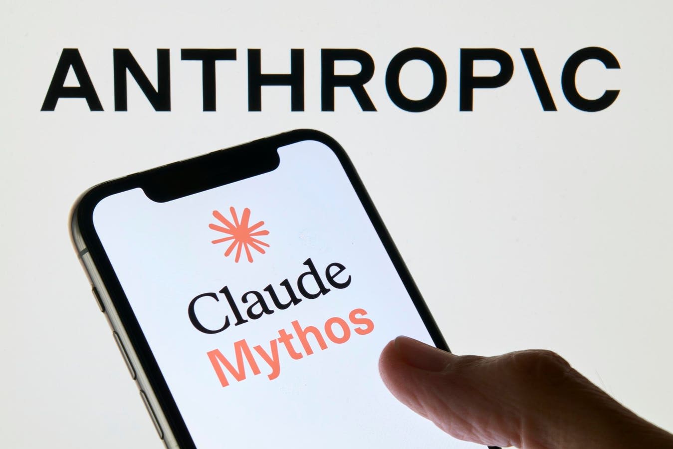 Anthropic expande Mythos AI y prepara su salida a bolsa