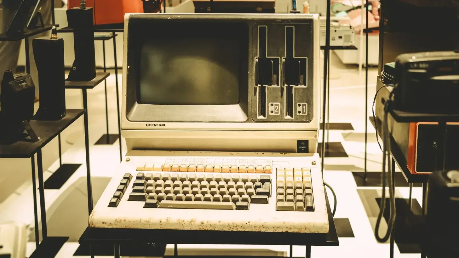 Apple-1 con carta de Jobs logra récord de $1.15 millones