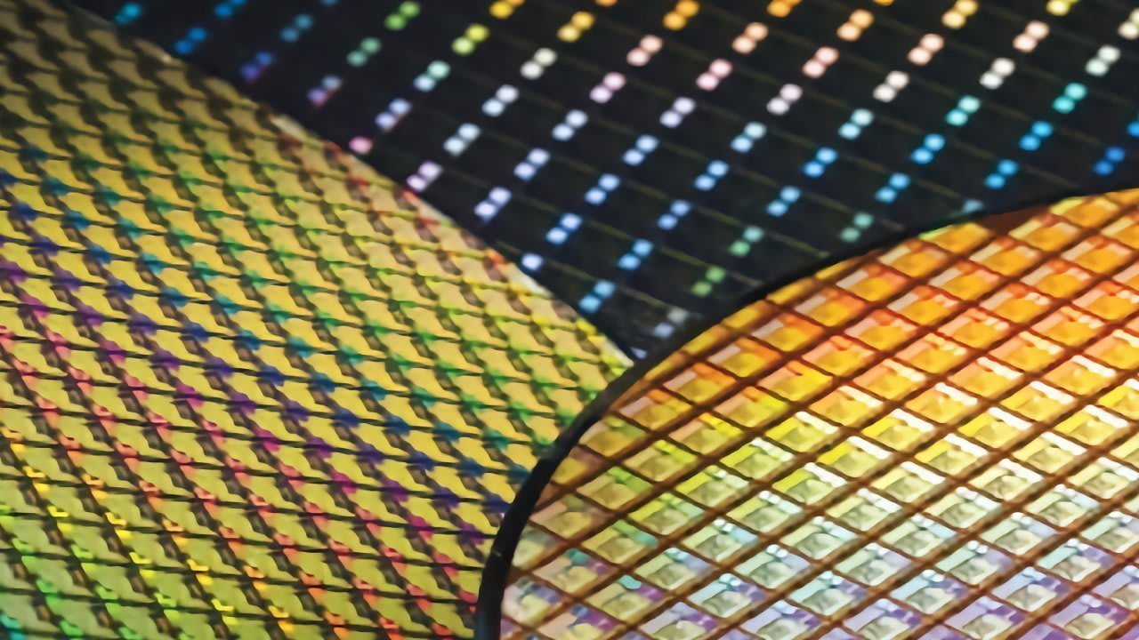 Apple planea chips de 1.4 nm para los iPhone de 2028 y considera a Intel como proveedor
