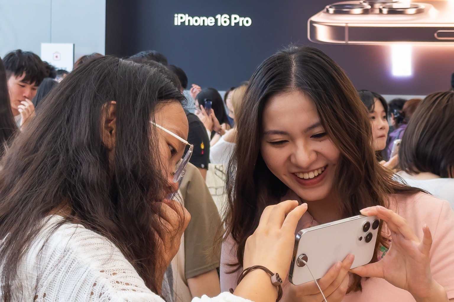 Apple reta la crisis en China: ventas de iPhone crecen 23%