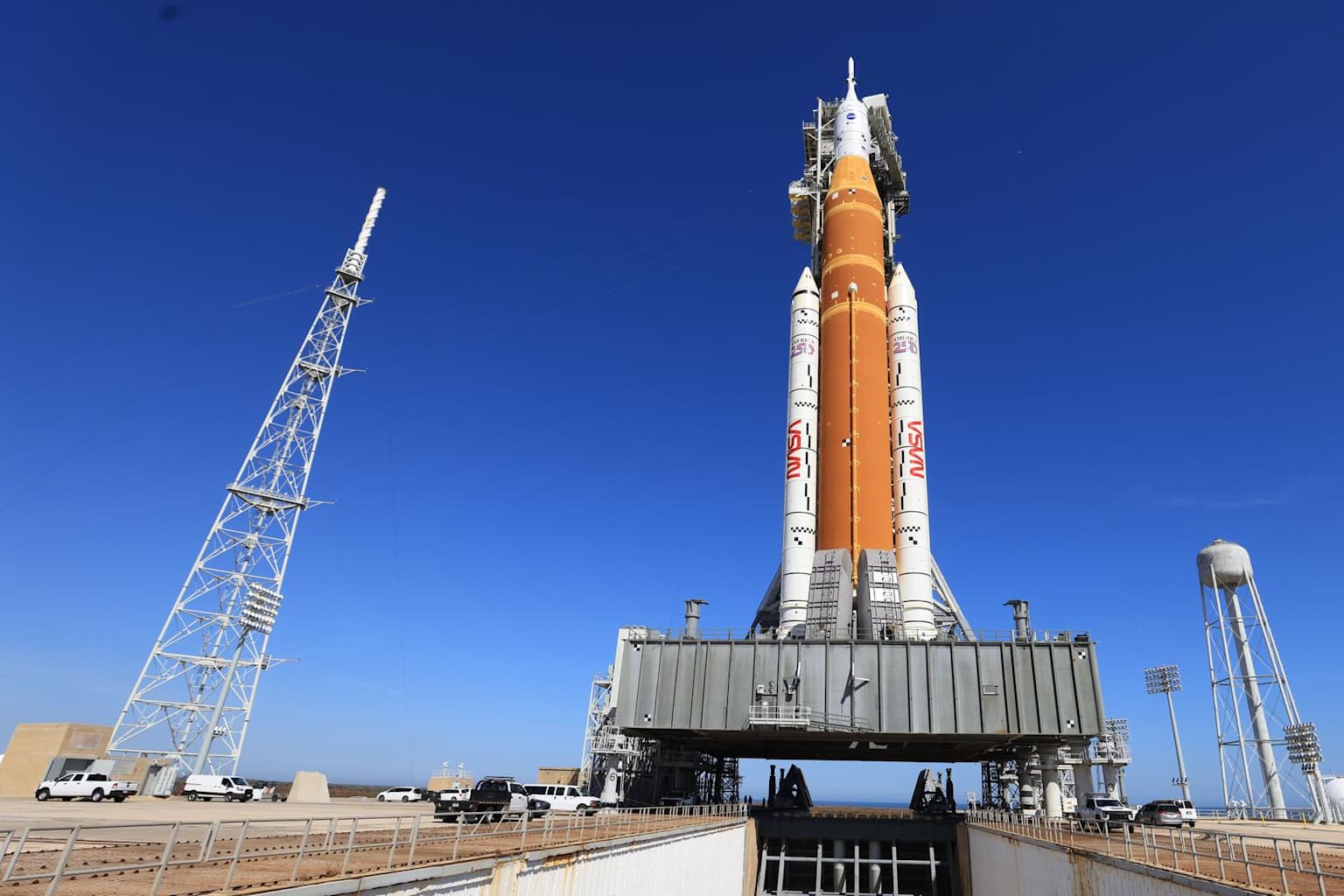 Artemis II: La NASA traslada su cohete a la plataforma 39B