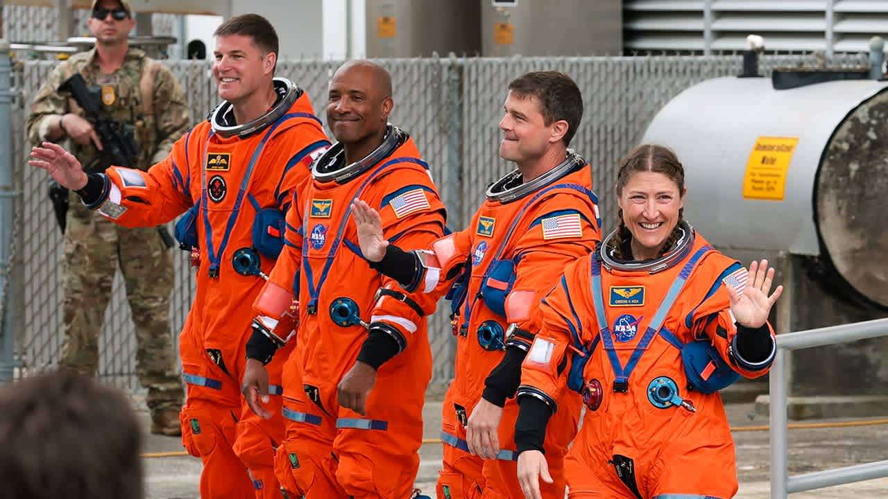 Artemis II: Piloto opera nave Orion a metros de su cohete