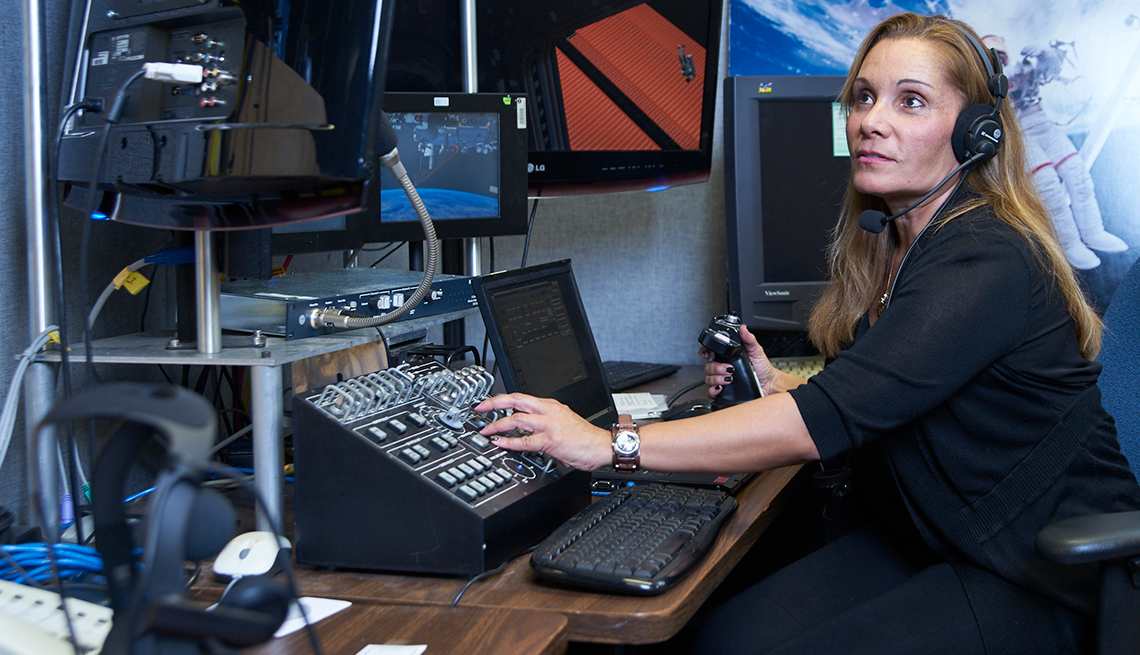 Artemis II: Venezolana preparó a tripulación con VR