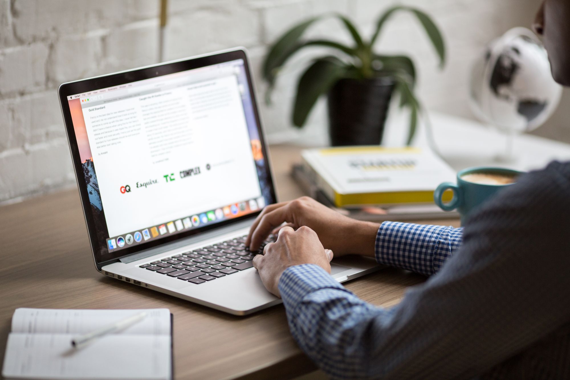 Beehiiv lanza Community: chats de pago, anuncios e IA