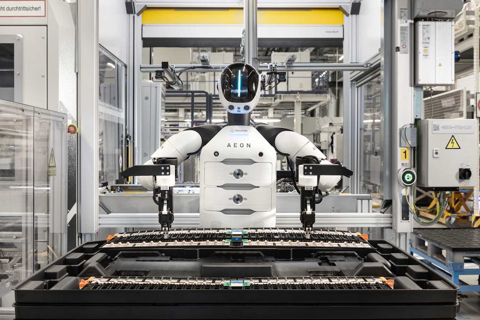 BMW despliega robots humanoides en su fábrica de Alemania