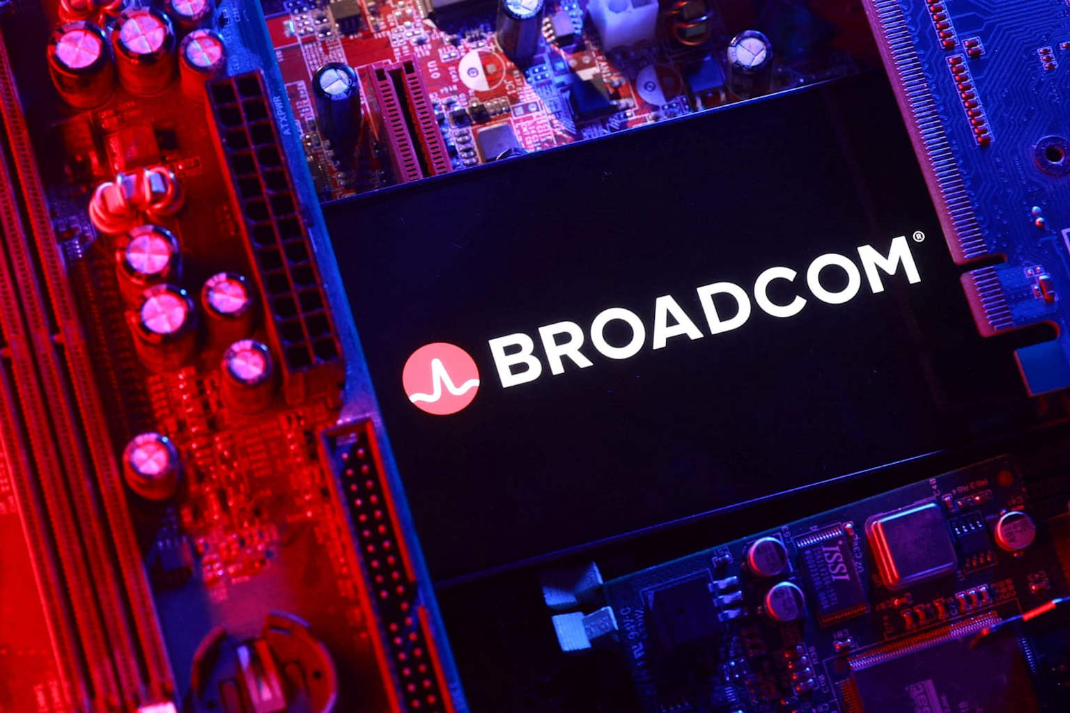 Broadcom cae en bolsa pese a ingresos récord por chips de IA