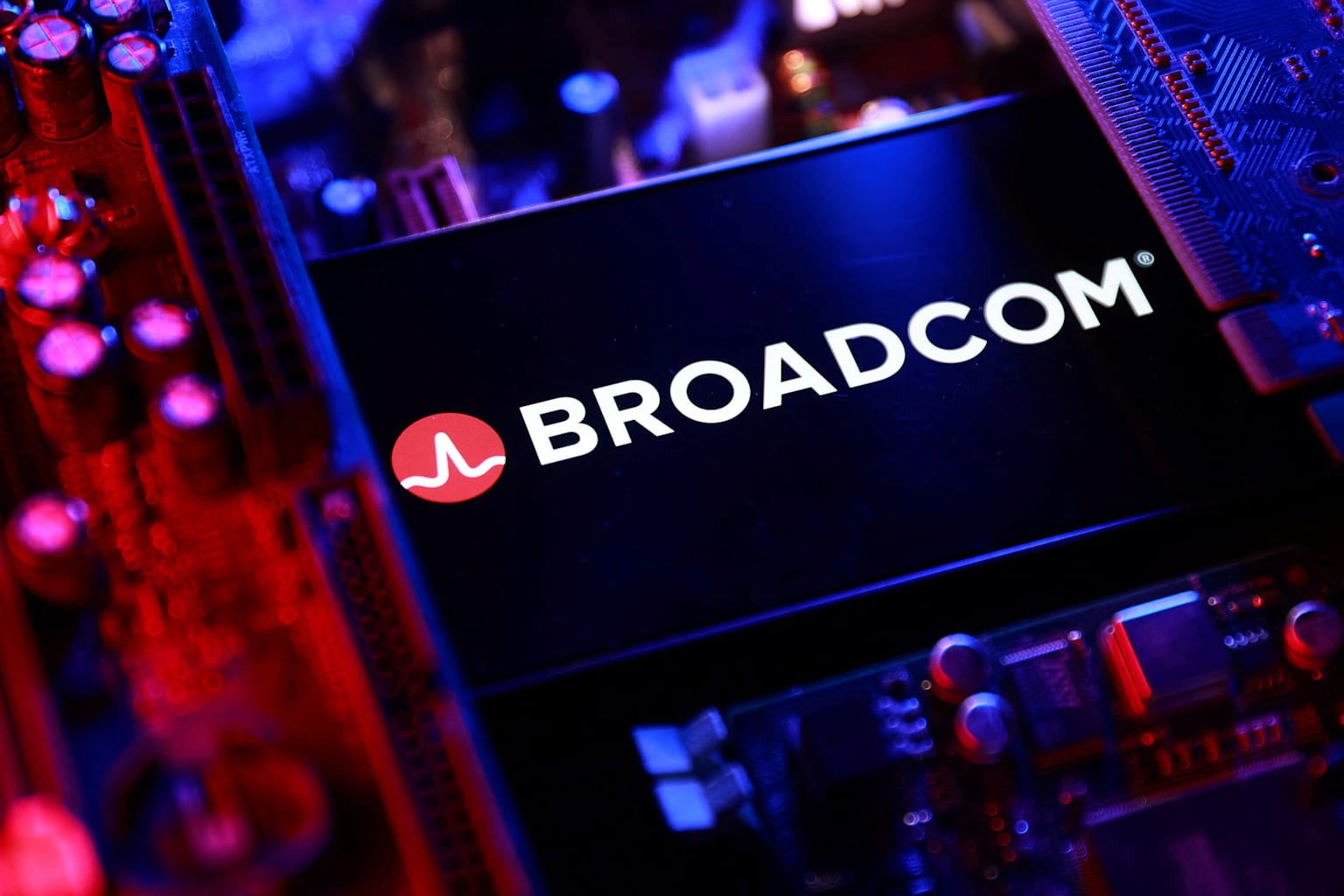 Broadcom lanza Taurus: hardware de red para IA y una alianza clave con Nvidia y AMD