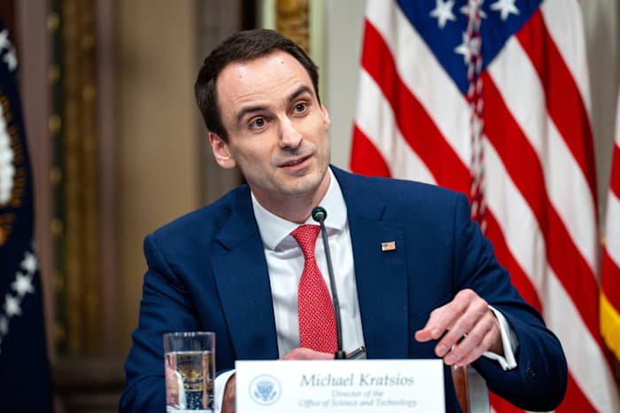 Casa Blanca acusa a China de robar IA a escala industrial