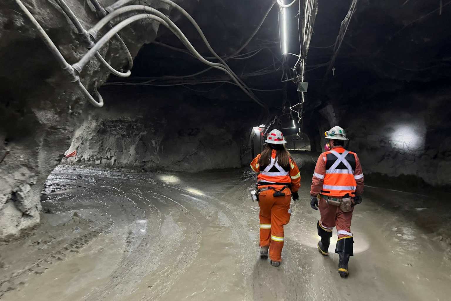 Codelco y Microsoft firman acuerdo para integrar IA en minería