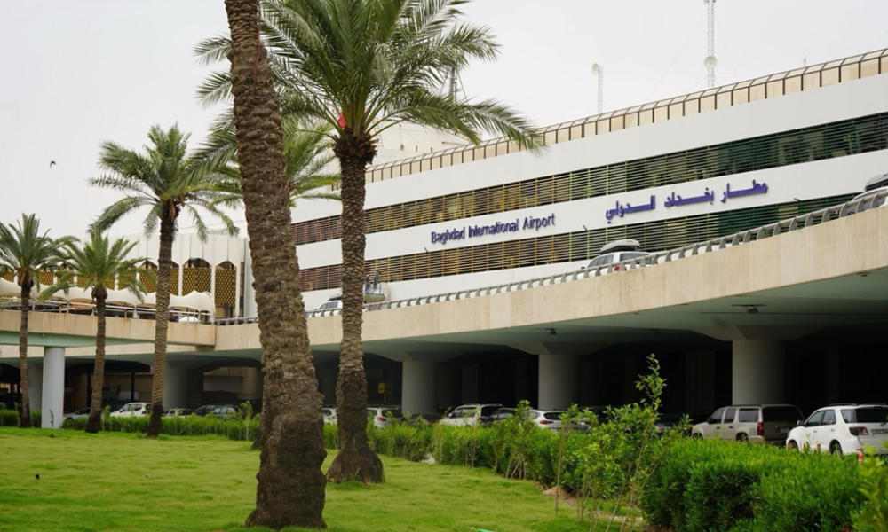 Cohetes golpean aeropuerto en Bagdad; destituyen mandos