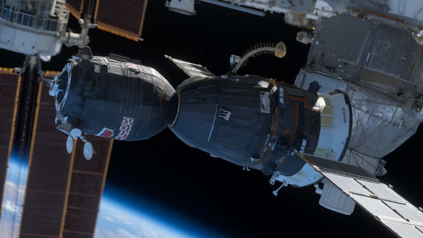 Cosmonauta acopla manualmente nave a la ISS tras falla