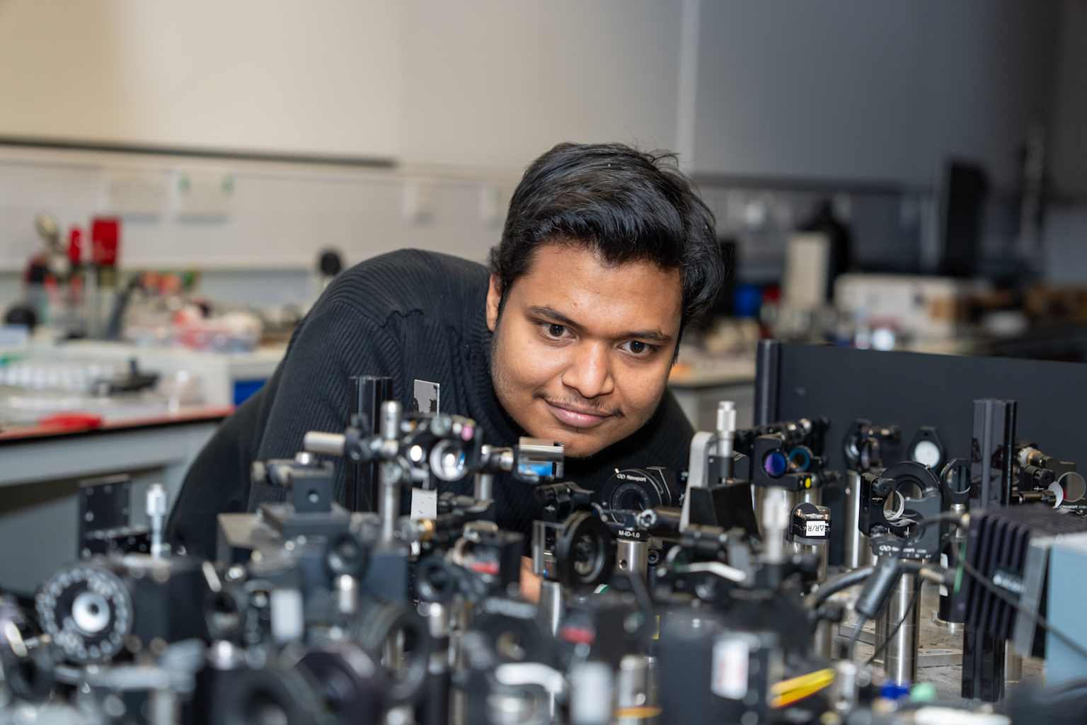 Descubren catapulta molecular para paneles solares ultraveloces