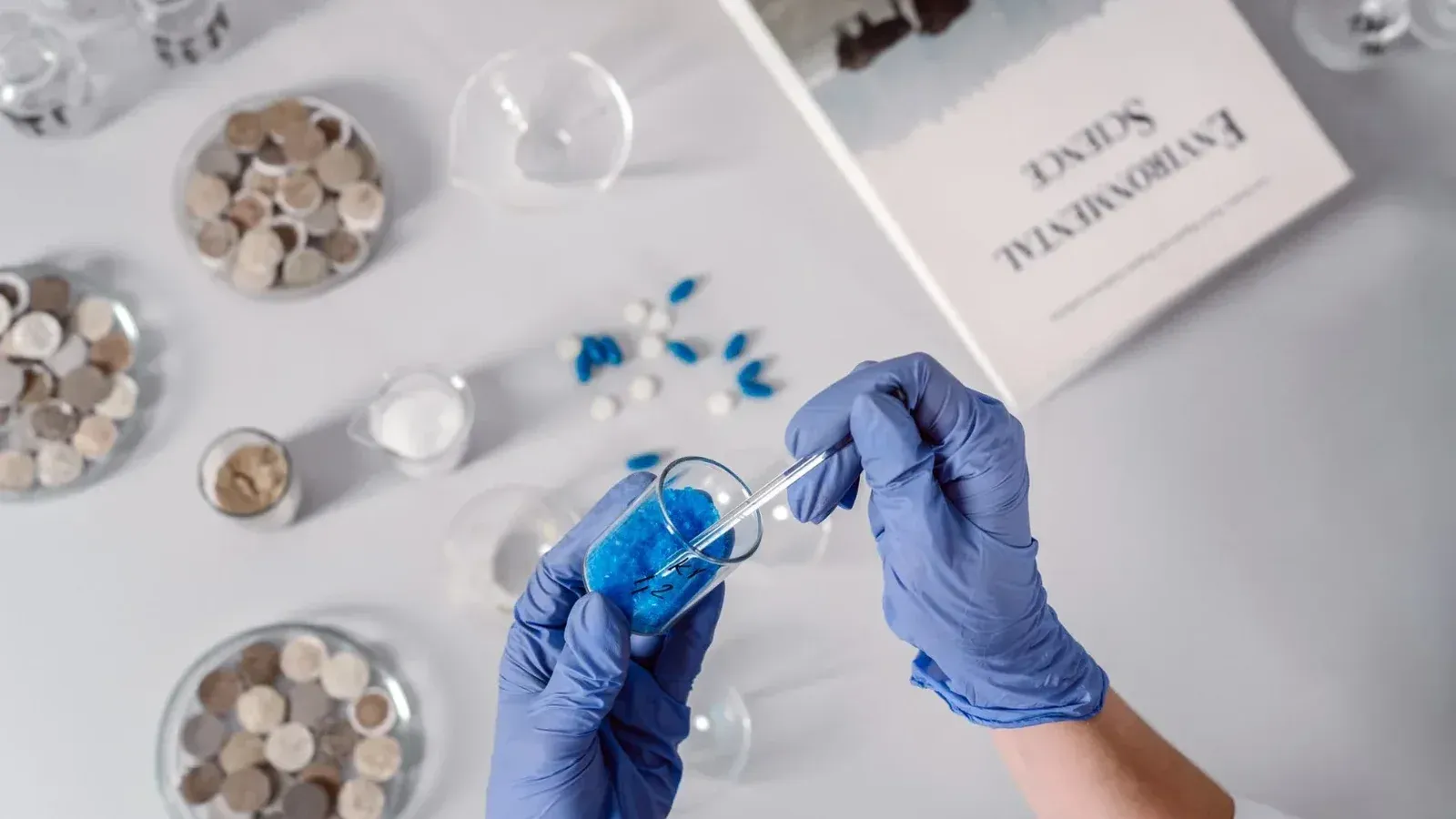 Detectan PFAS en el 83% de aguas superficiales de EE. UU.