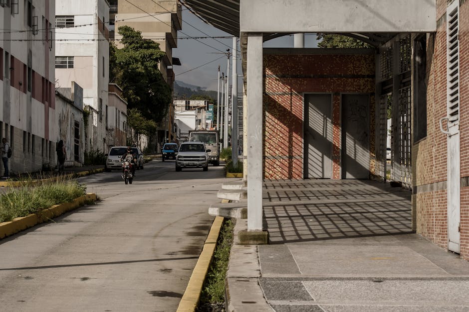 Fotos de stock gratuitas de acera, al aire libre, ambiente urbano