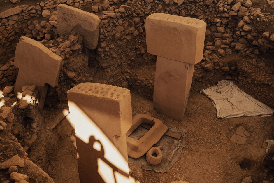 Explore las antiguas ruinas de Göbeklitepe en Şanlıurfa, Türkiye, una maravilla histórica.
