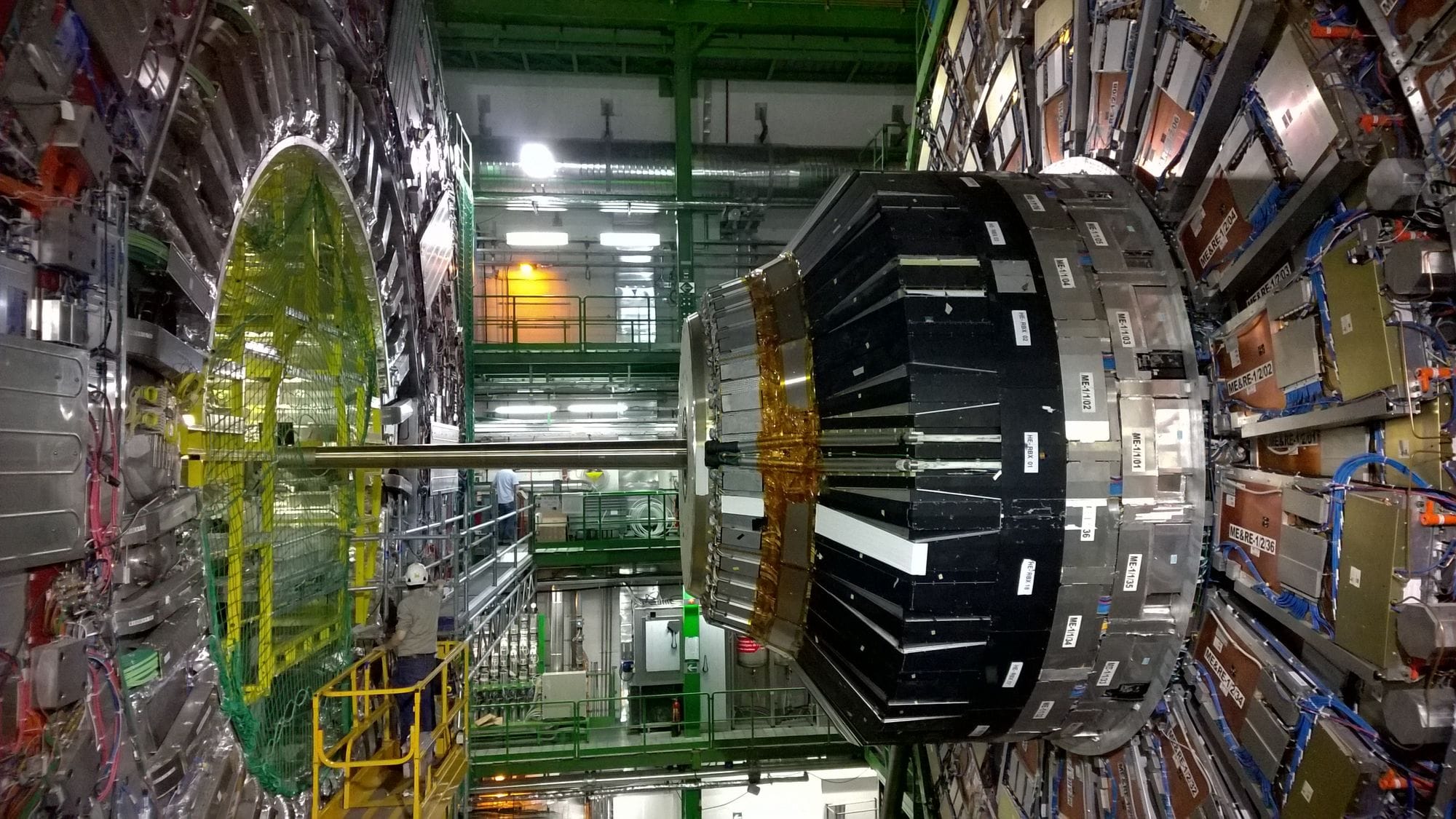 El LHC encuentra pistas del neón con forma de pino de boliche