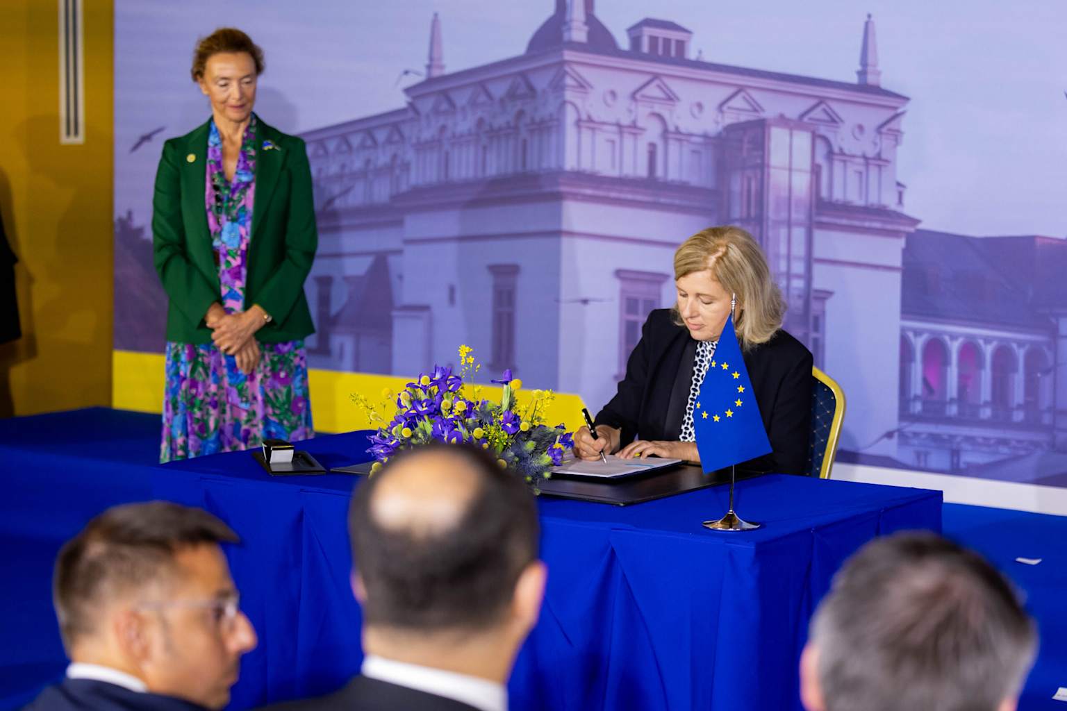 Europa aprueba primer tratado vinculante global de IA