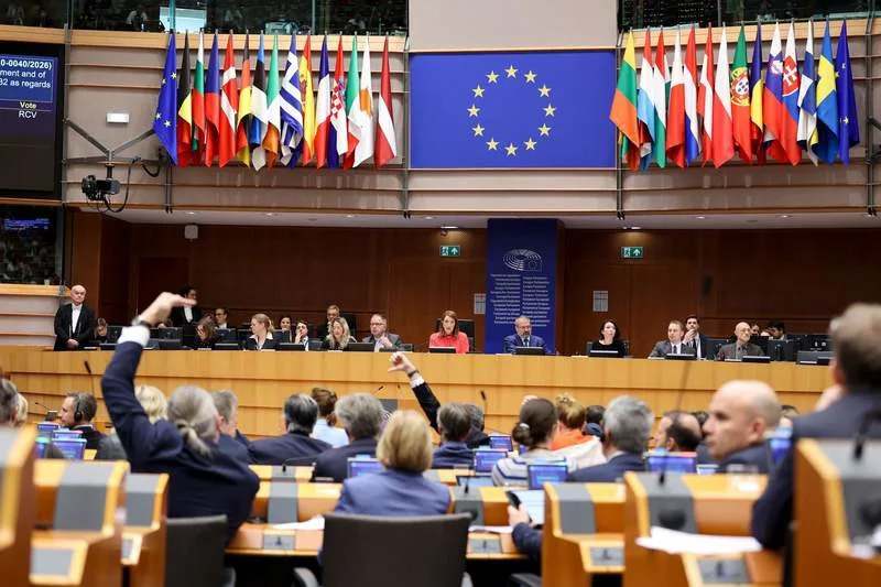 Europa prohíbe IAs de desnudos tras caos global de Grok