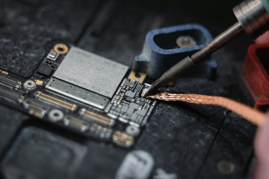 Fotos de stock gratuitas de actualización tecnológica, arreglando, cable