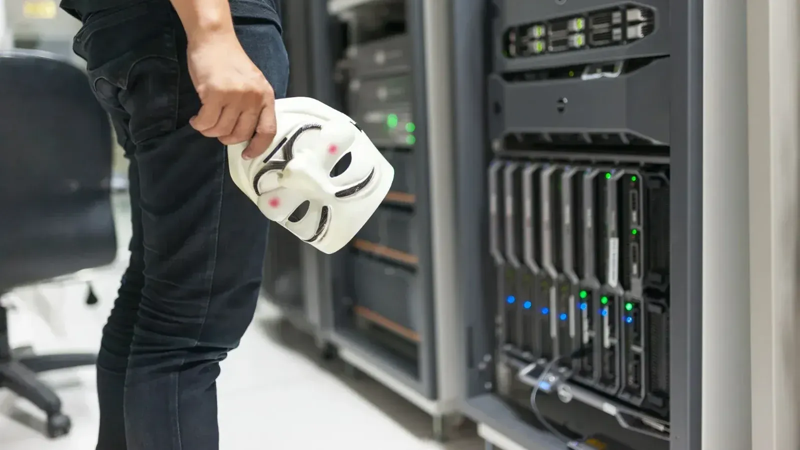FBI investiga posible robo de datos de toda su plantilla