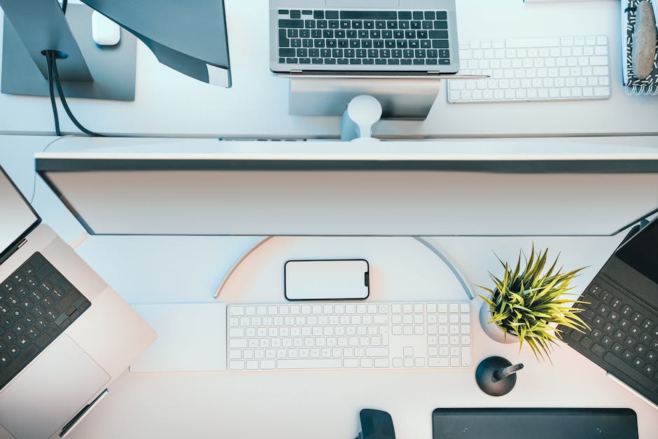 Fotos de stock gratuitas de accesorios electrónicos, configuración de la computadora, configuración técnica