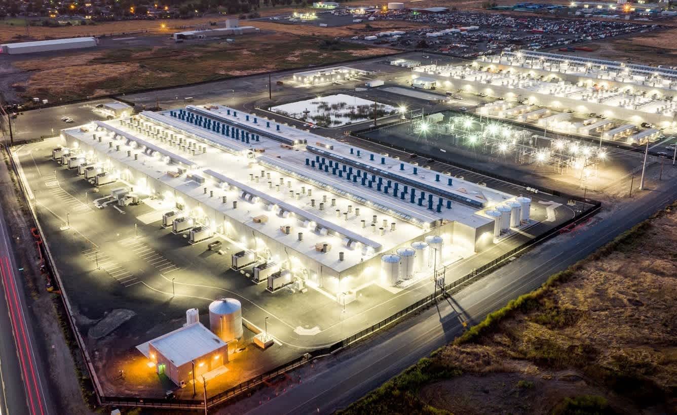 Gigantes tech invertirán $700 mil millones en centros de IA