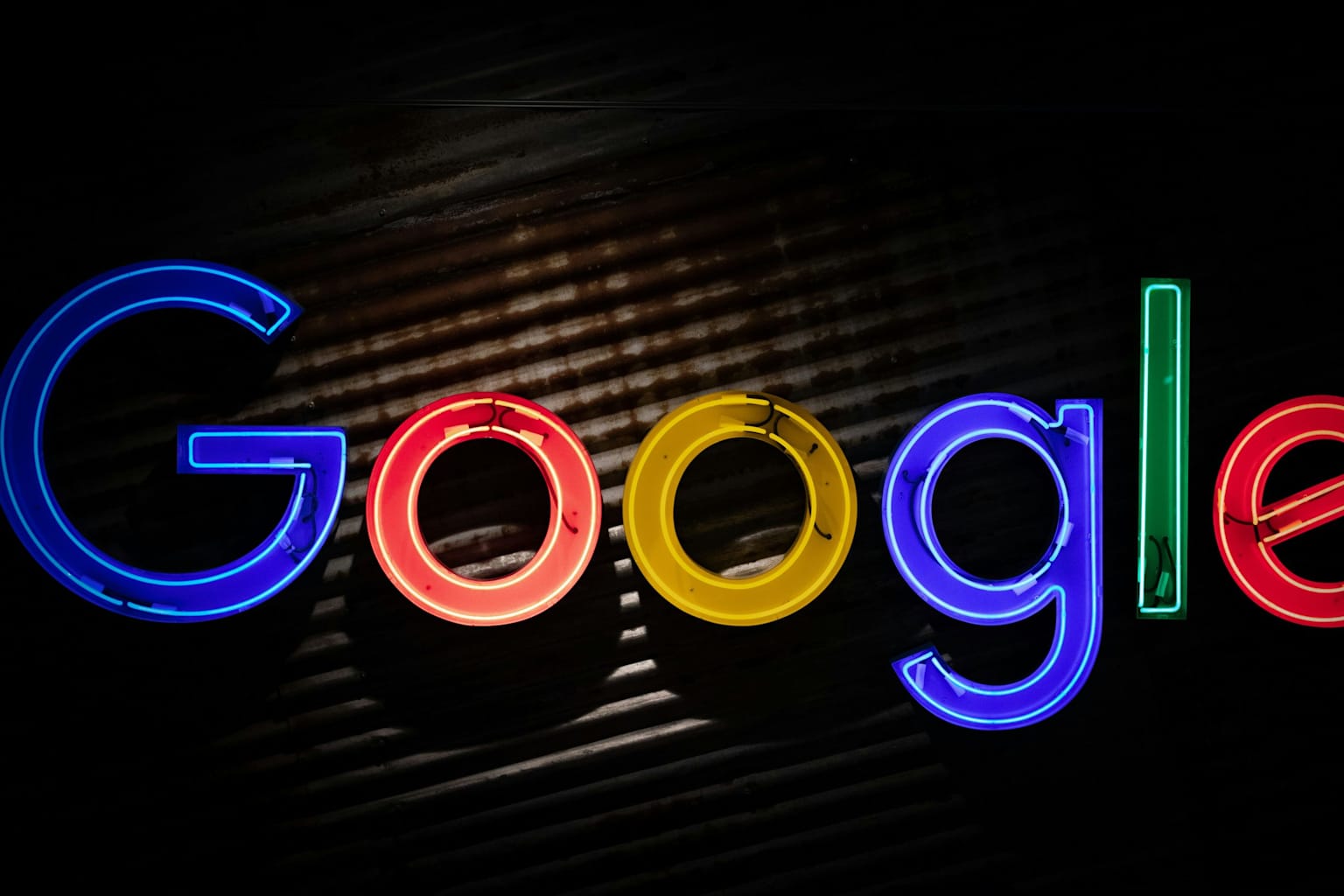 Google lanza DiffusionGemma: IA que genera texto en paralelo
