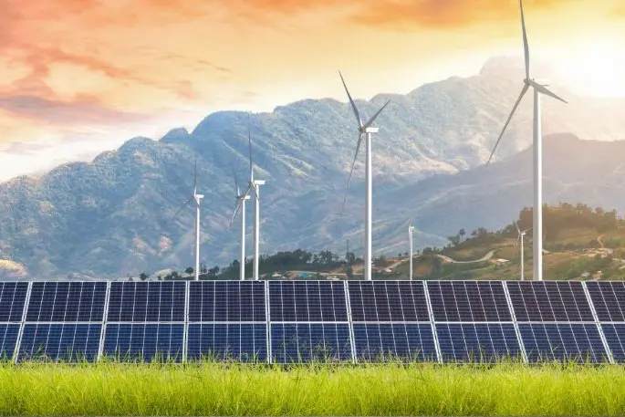 Guerra detona récord de 692 GW en energías renovables