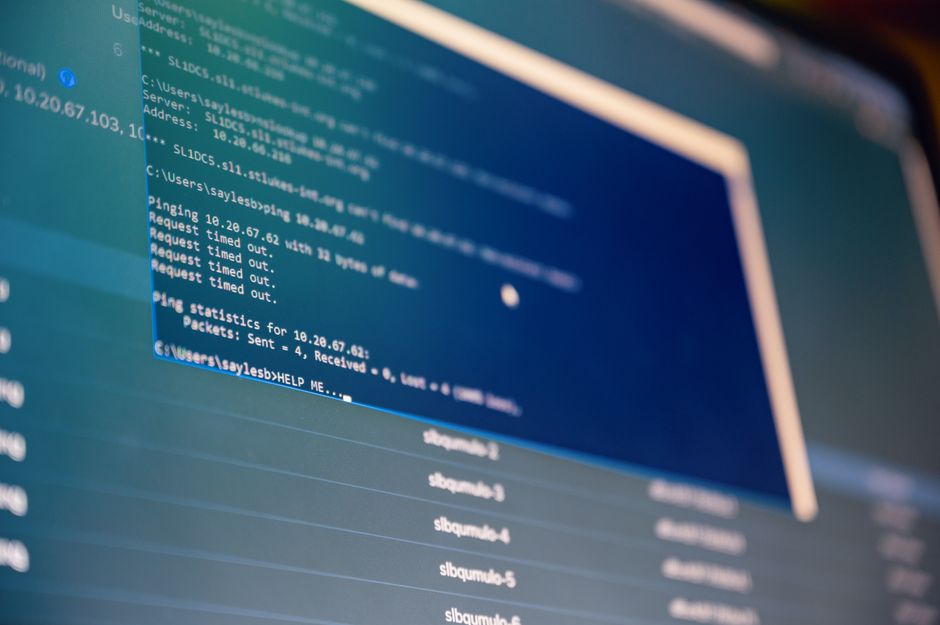 Banner Web Con Información En Línea En Computadora