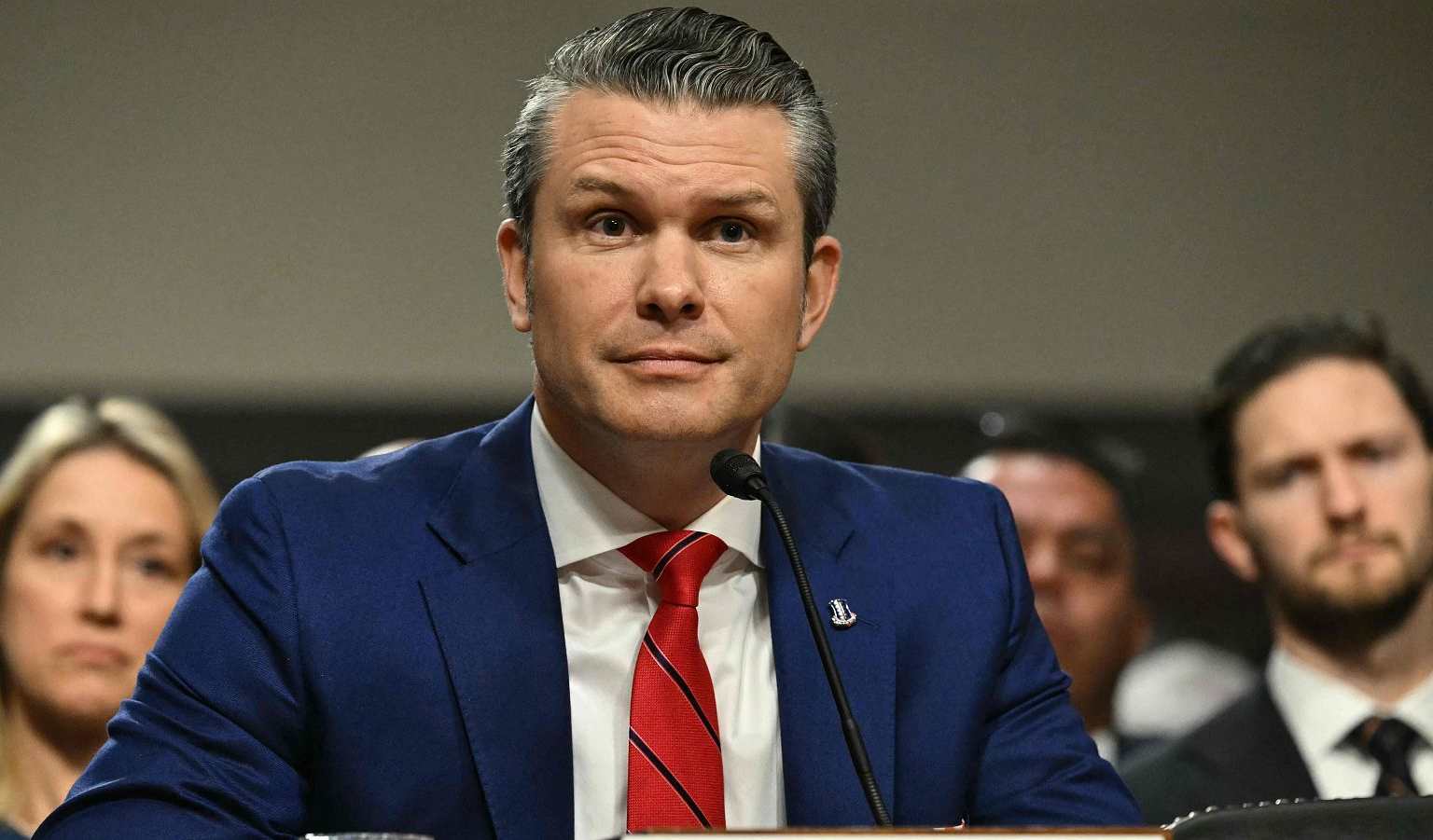 Hegseth exige a aliados reabrir el Estrecho de Ormuz