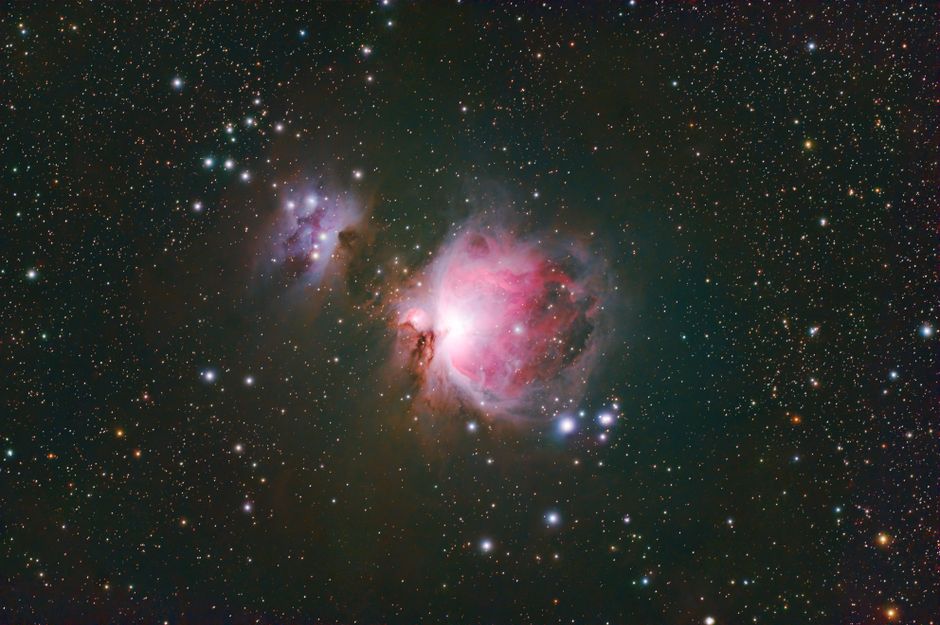 Impresionante captura de la Nebulosa de Orión (M42) que muestra colores vibrantes y detalles cósmicos.