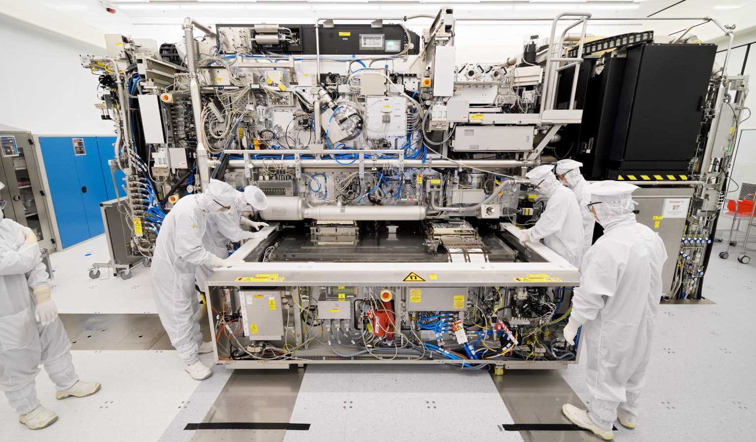 Imec recibe máquina ASML de $400 MDD; hay menos de 10