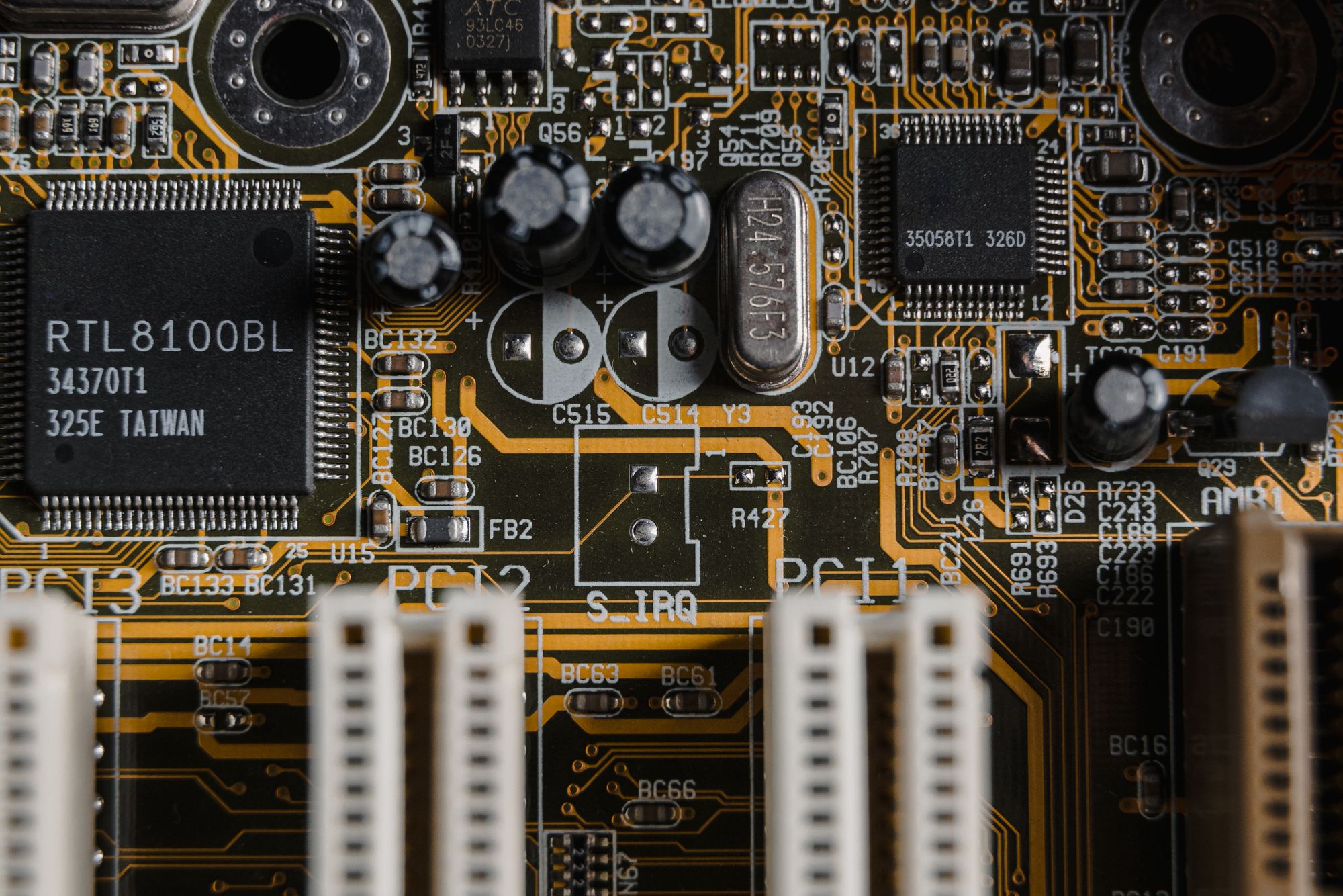 India dará un paso atrás en su carrera de chips: Tata iniciará con tecnología de 90nm