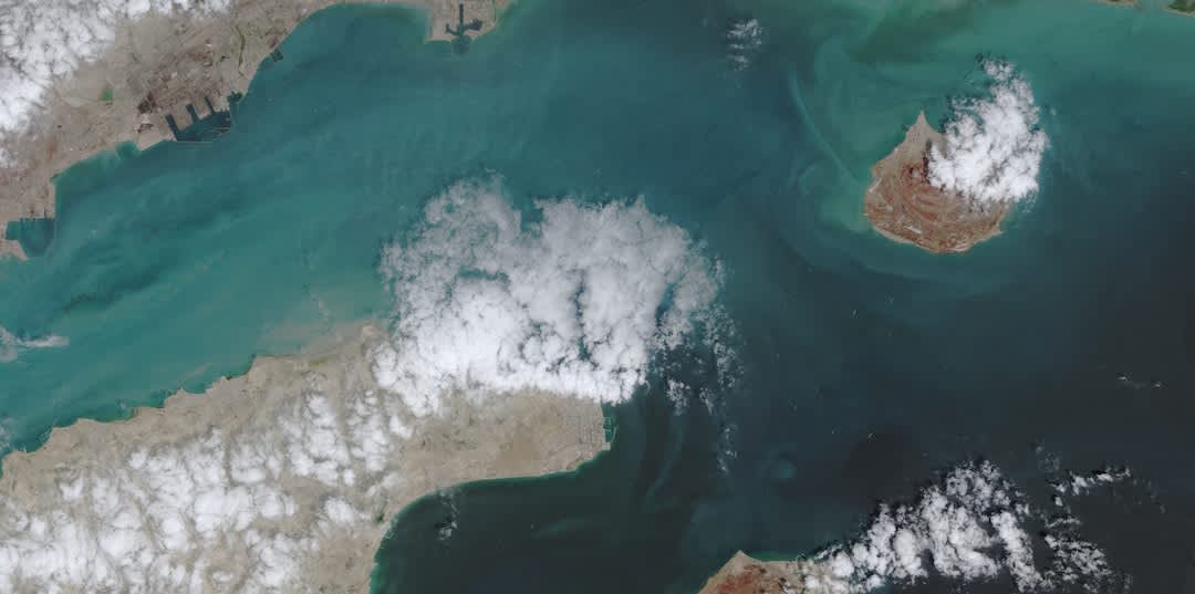 Irán amenaza cerrar Ormuz por bloqueo naval de EE. UU.