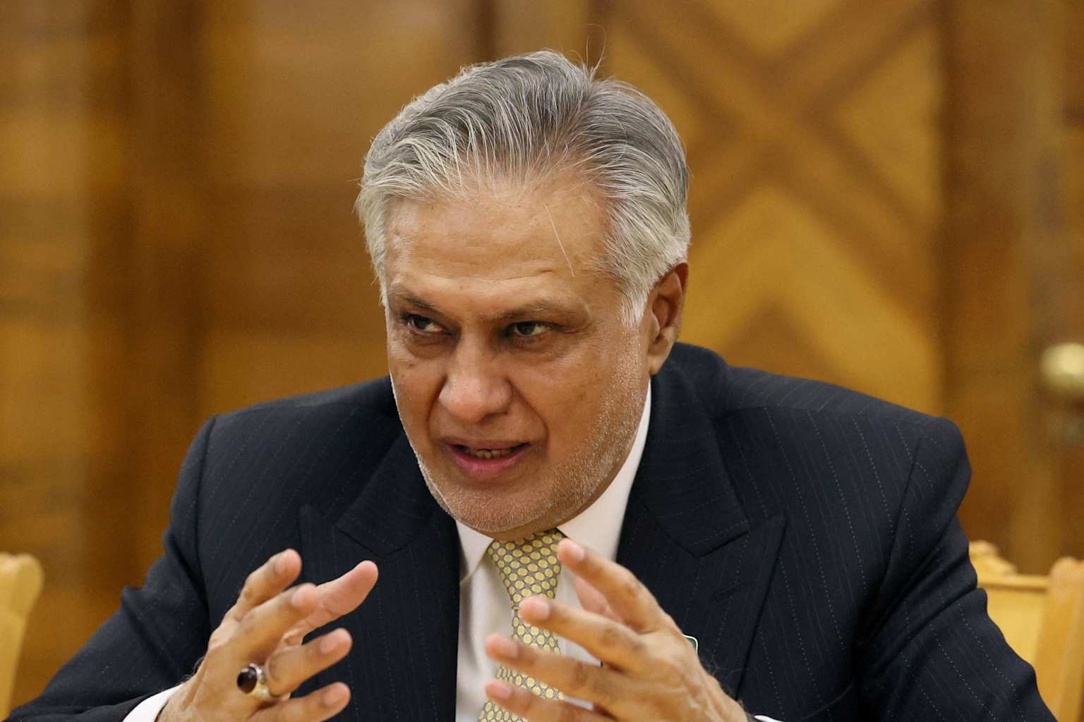 Irán autoriza el paso de buques de Pakistán por Ormuz