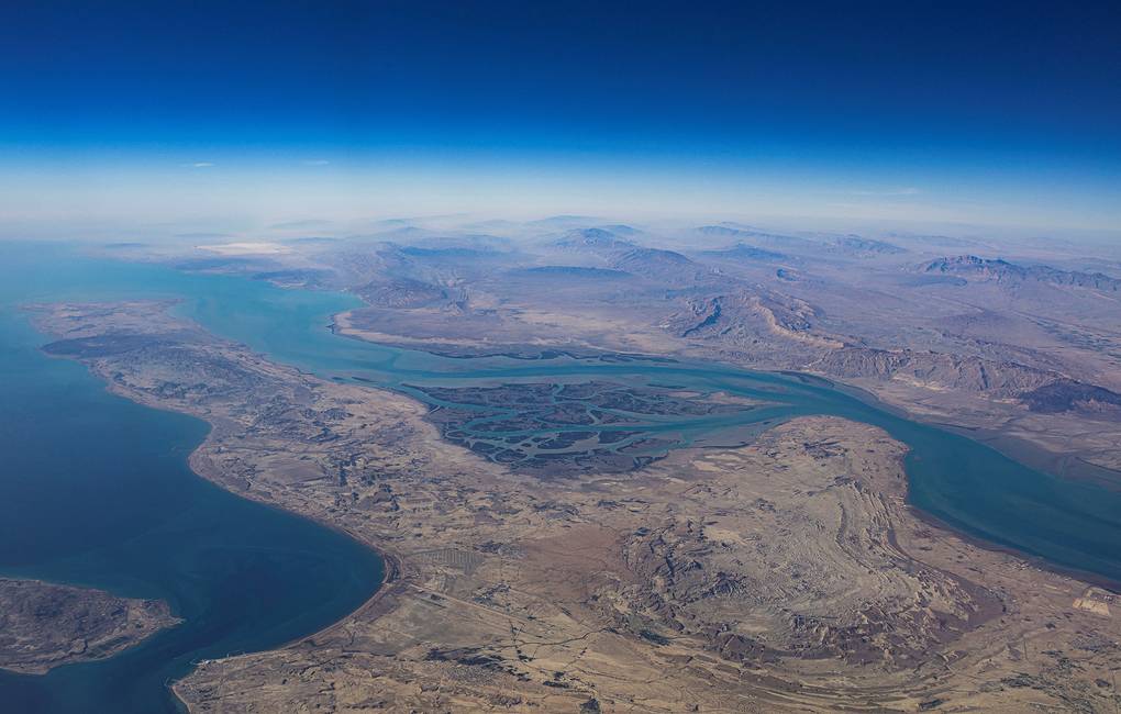 Irán exige peajes en criptomonedas a petroleros en el Estrecho de Ormuz