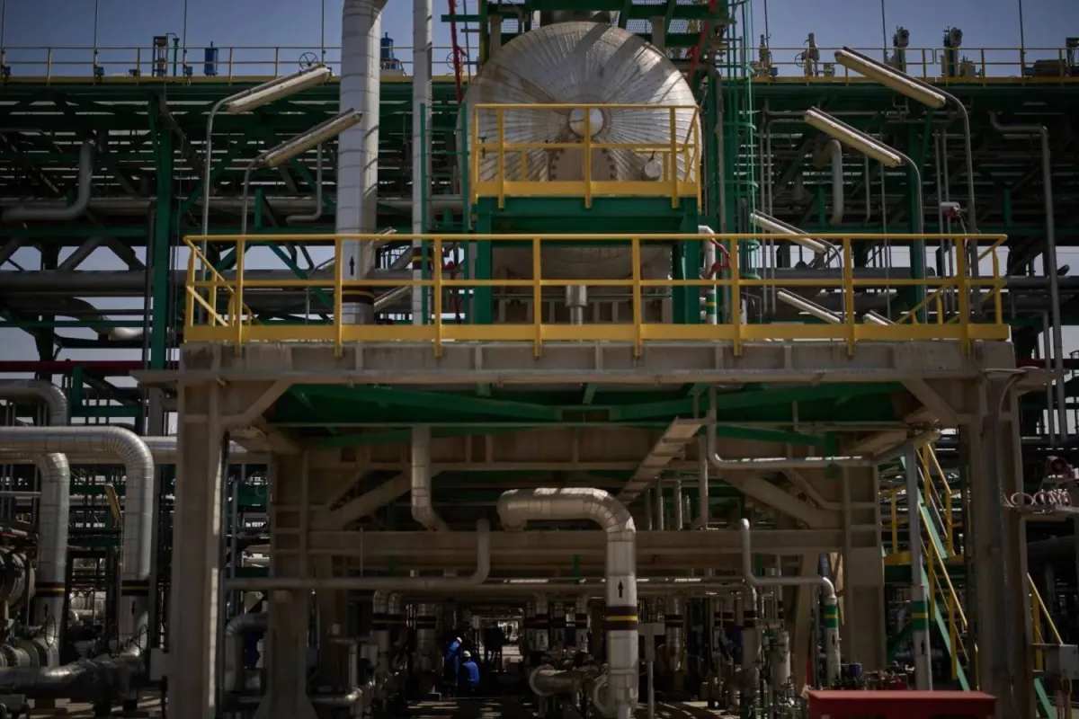 Irak exporta crudo por Siria tras bloqueo en Ormuz