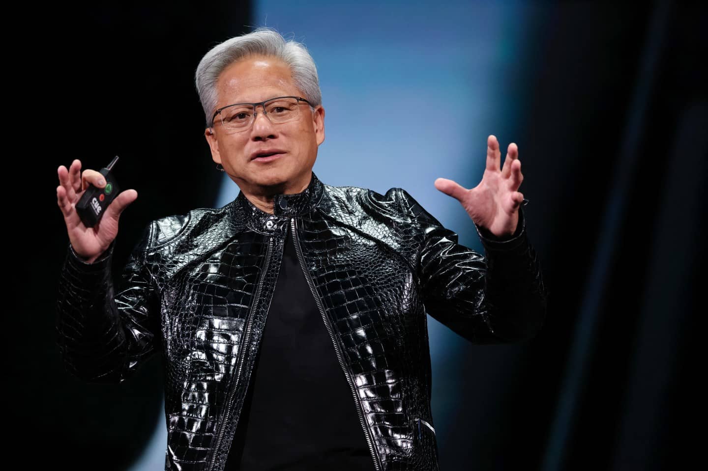 Jensen Huang critica despidos por IA: Falta imaginación