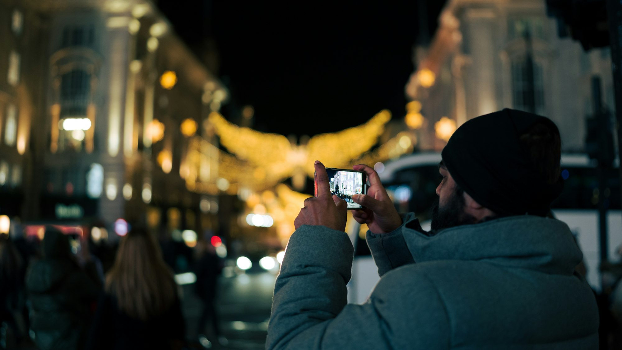 La mafia del iPhone en Londres: extorsión tras el asalto