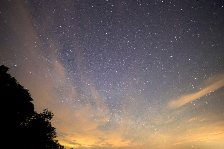 Luna de Ciervo 2026: Cómo ver la luna llena más baja del año