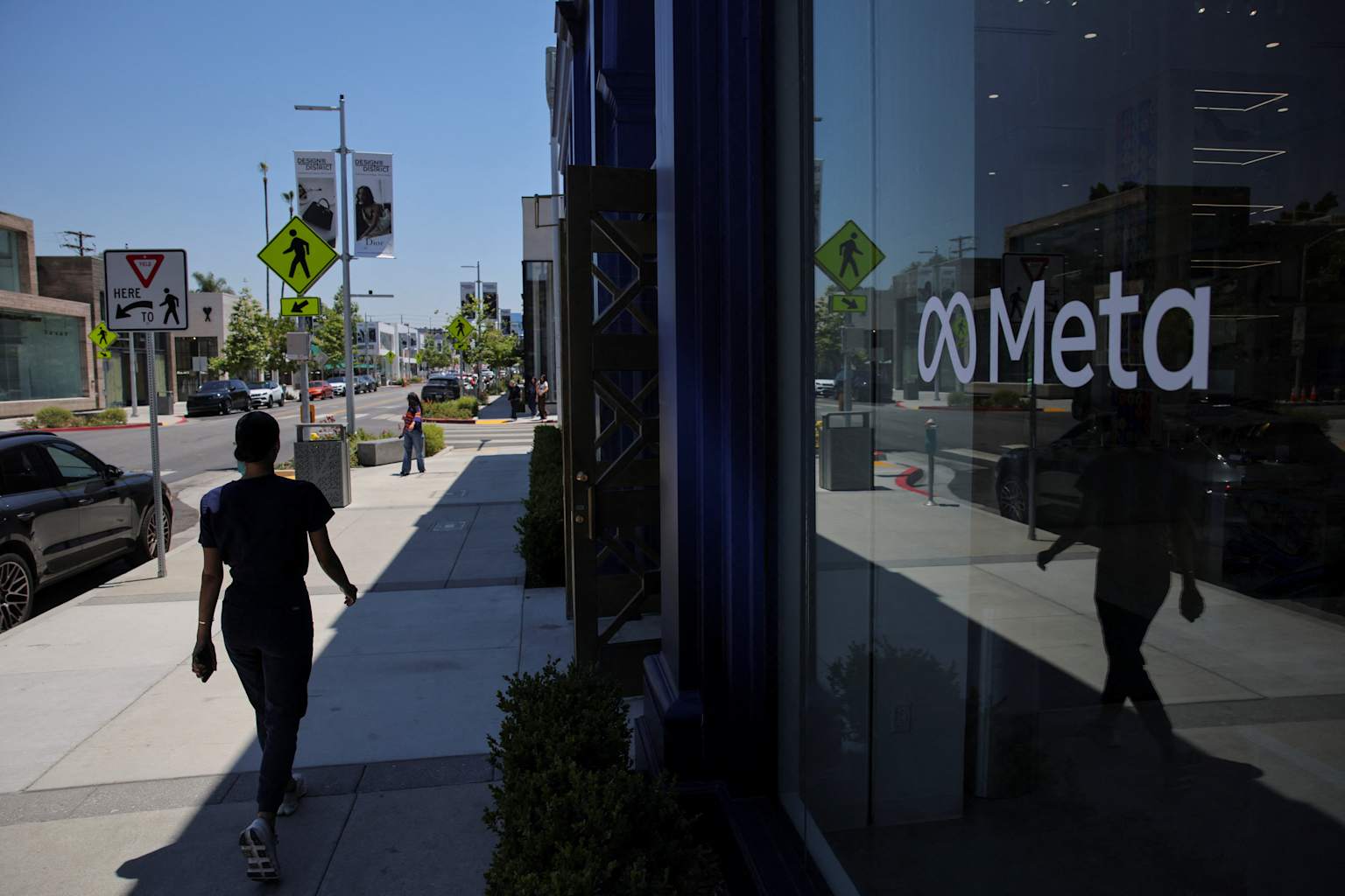Meta frena rastreo a empleados por quejas y temor a la IA
