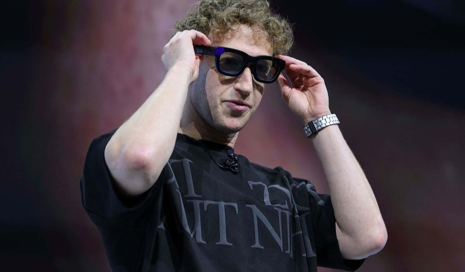 Meta recorta cientos de empleos para financiar giro a la IA