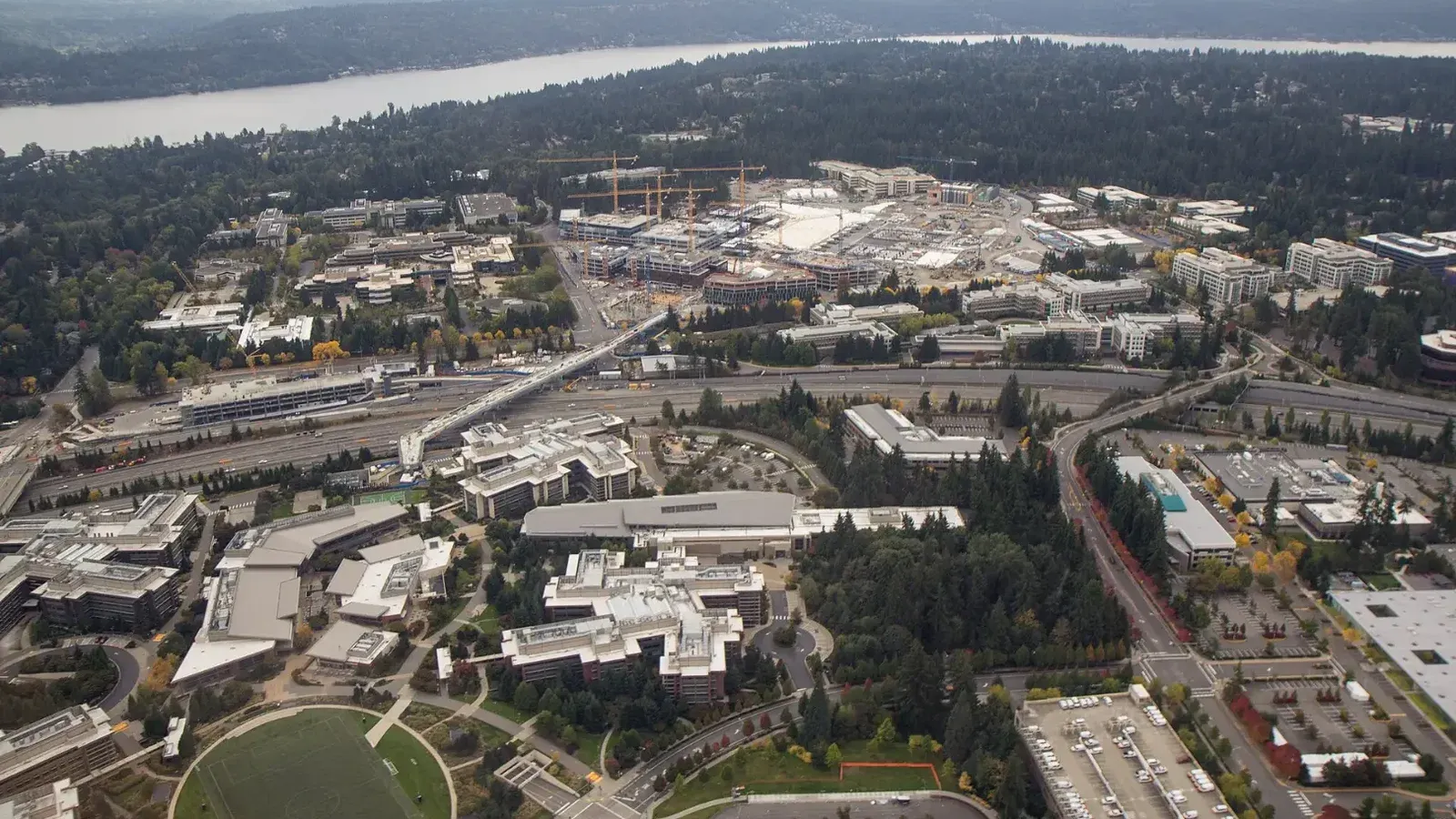 Microsoft corrige más de 1,400 fallos de seguridad