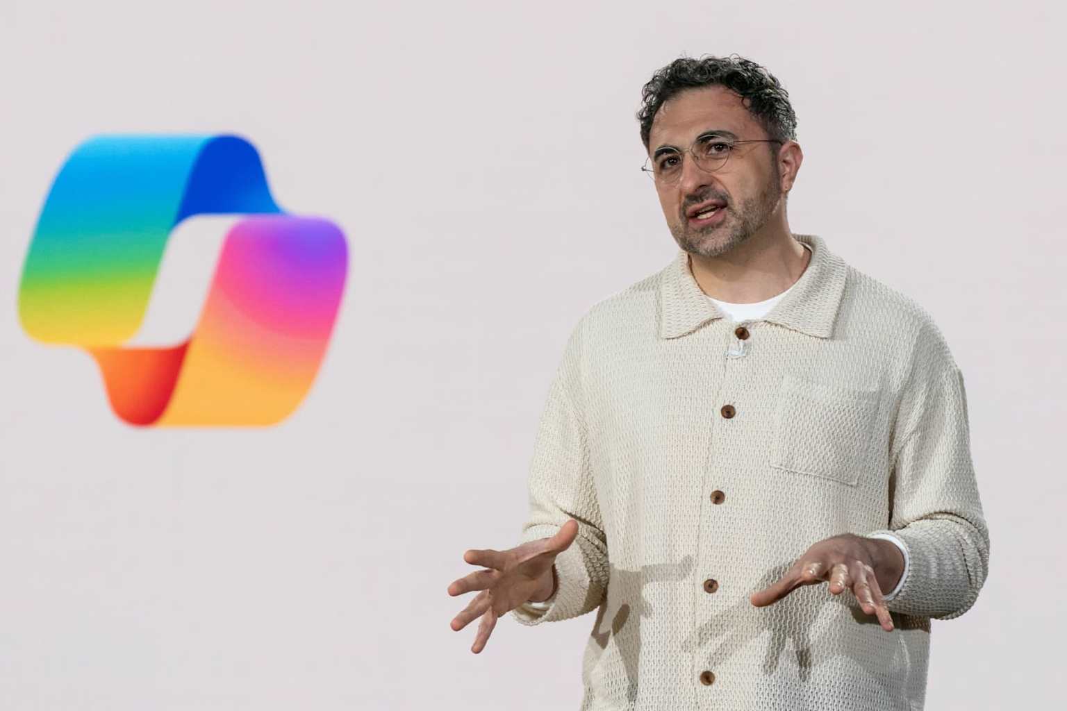 Microsoft creará sus propios modelos de IA top para 2027