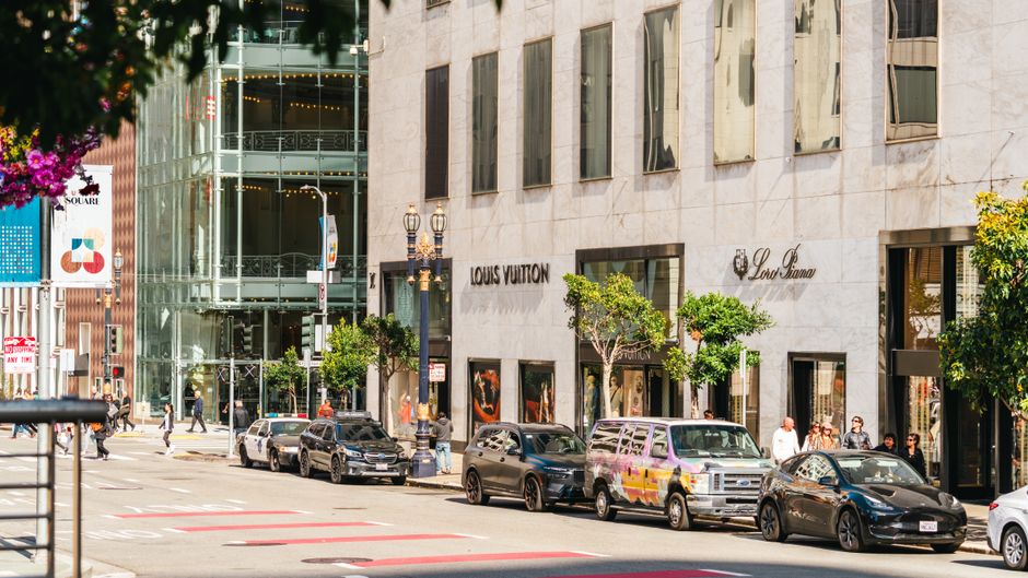 Descubra las compras de lujo en Union Square, San Francisco, con marcas de lujo icónicas.