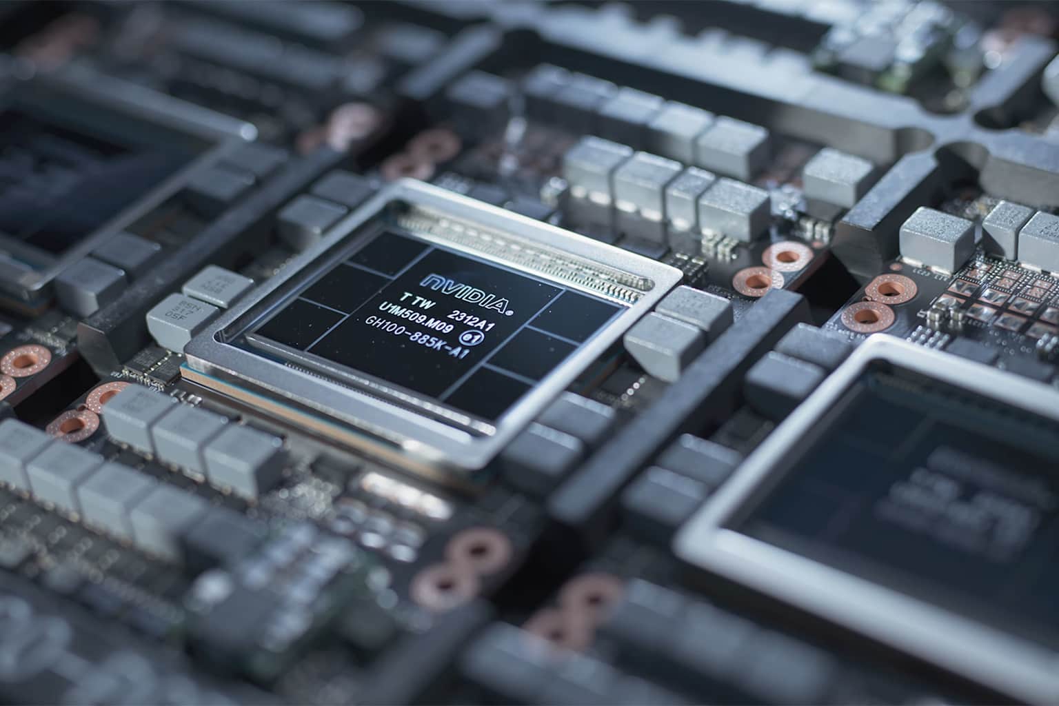 Microsoft y Amazon acaparan GPUs y asfixian a startups