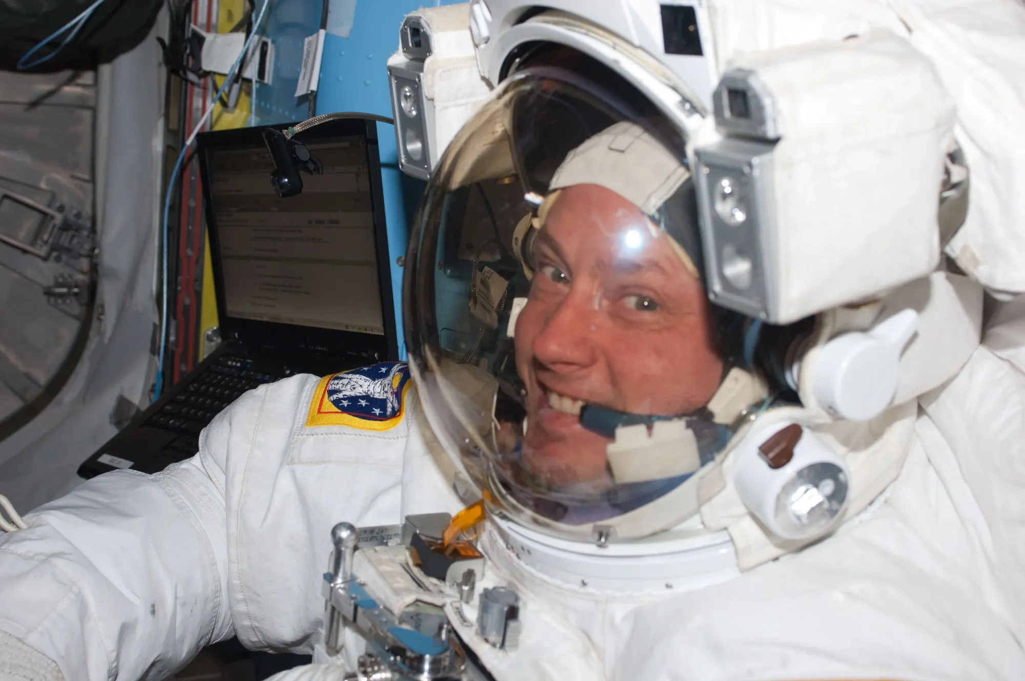 Mike Fincke deja la NASA tras 30 años y 549 días